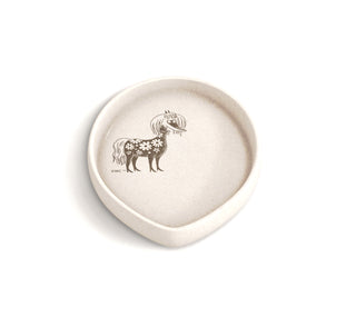 Vinklad tallrik Mumin – Primadonnas häst